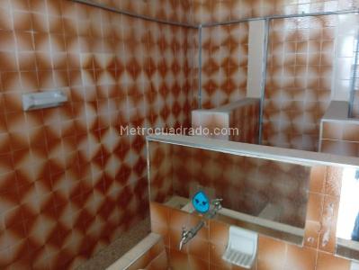 Casa de 5 alcobas en venta en La Cabaña Engativa, Bogotá, 700 m² · foto 11 de 20