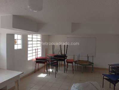 Casa de 5 alcobas en venta en La Cabaña Engativa, Bogotá, 700 m² · foto 18 de 20