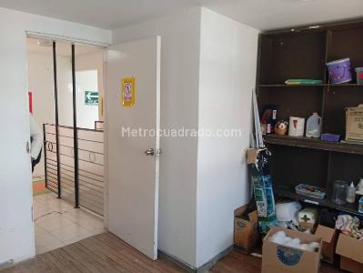 Casa de 5 alcobas en venta en La Cabaña Engativa, Bogotá, 700 m² · foto 19 de 20