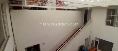 Casa de 5 alcobas en venta en Paris Gaitan, Bogotá, 389 m² · foto 3 de 8