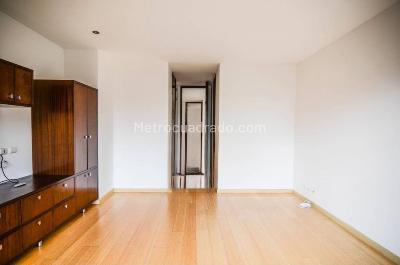 Apartamento de 2 alcobas en arriendo en Chico Norte, Bogotá, 131 m² · foto 14 de 15