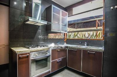 Apartamento de 2 alcobas en arriendo en Chico Norte, Bogotá, 131 m² · foto 2 de 15