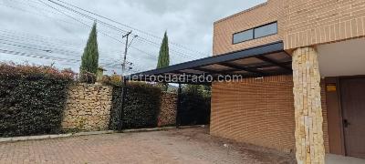 Casa de 3 alcobas en arriendo en El Misterio, Cajicá, 290 m² · foto 2 de 20