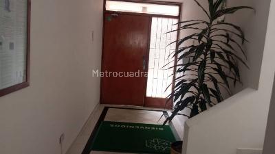 Casa de 5 alcobas en arriendo en Lago Gaitan, Bogotá, 386 m² · foto 2 de 15