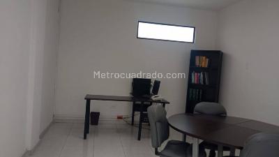 Casa de 5 alcobas en arriendo en Lago Gaitan, Bogotá, 386 m² · foto 7 de 15