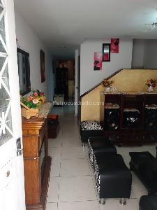 Casa de 4 alcobas en venta en Kennedy Lago Timiza, Bogotá, 36 m² · foto 17 de 20