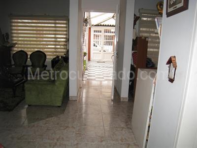 Casa de 3 alcobas en venta en Modelia, Bogotá, 201 m² · foto 6 de 19