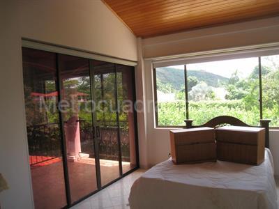 Casa de 4 alcobas en venta en Nilo Cundinamarca Vda Los Cobos Condominio Pacoli, Girardot, 240 m² · foto 15 de 20