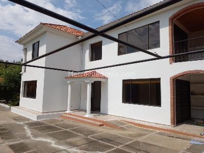 Casa de 4 alcobas en venta en Nilo Cundinamarca Vda Los Cobos Condominio Pacoli, Girardot, 240 m² · foto 3 de 20