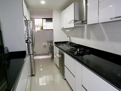 Apartamento de 3 alcobas en venta en Santa Barbara Central, Bogotá, 180 m² · foto 7 de 20