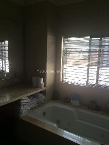 Apartamento de 3 alcobas en venta en Chico Reservado, Bogotá, 166 m² · foto 9 de 16