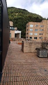 Apartamento de 3 alcobas en venta en Chico Reservado, Bogotá, 166 m² · foto 2 de 16