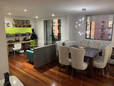 Apartamento de 3 alcobas en venta en San Patricio, Bogotá, 208 m² · foto 4 de 16
