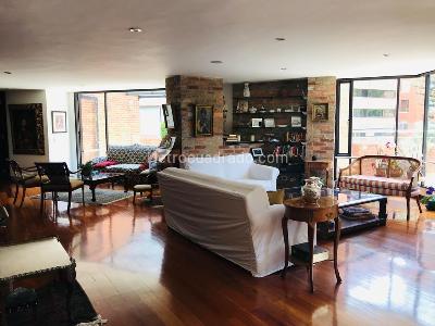 Apartamento de 3 alcobas en venta en La Cabrera, Bogotá, 200 m² · foto 4 de 17