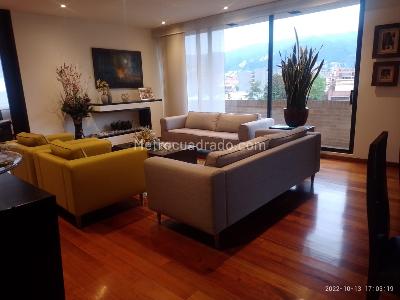 Apartamento de 2 alcobas en venta en Chico Navarra, Bogotá, 270 m² · foto 2 de 17