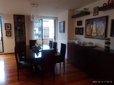 Apartamento de 2 alcobas en venta en Chico Navarra, Bogotá, 270 m² · foto 4 de 17