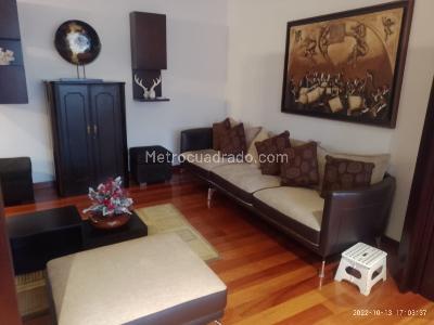 Apartamento de 2 alcobas en venta en Chico Navarra, Bogotá, 270 m² · foto 10 de 17