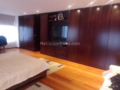 Apartamento de 2 alcobas en venta en Chico Navarra, Bogotá, 270 m² · foto 11 de 17