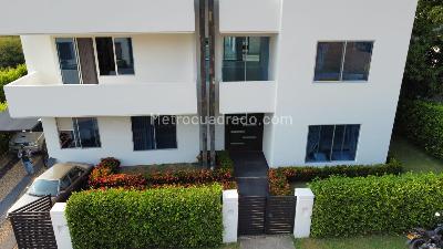Casa de 5 alcobas en venta en Nilo Cundinamarca Vda Los Cobos, Girardot, 600 m² · foto 2 de 18