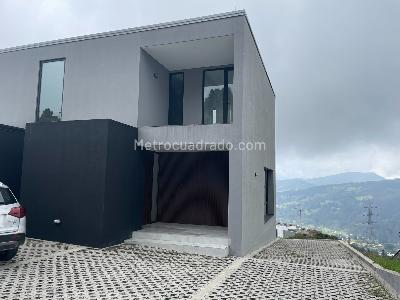 Casa de 3 alcobas en venta en La Calera Condominio Bosques Del Encenillo, La Calera, 380 m² · foto 2 de 20