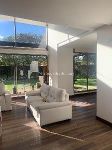Casa de 3 alcobas en venta en Variante Cajica Cota, Cajicá, 223 m² · foto 2 de 19