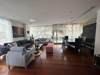 Apartamento de 3 alcobas en venta en Chico Navarra, Bogotá, 158 m² · foto 2 de 14