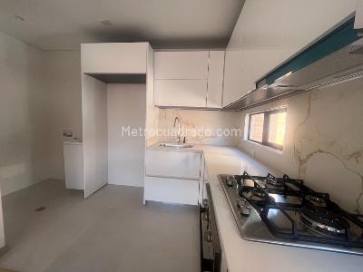 Apartamento de 2 alcobas en arriendo en Santa Bárbara Occidente, Bogotá, 90 m² · foto 5 de 10