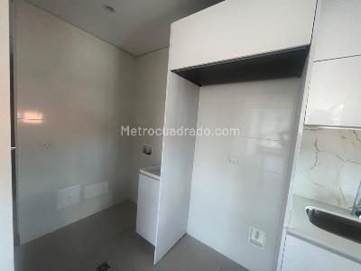Apartamento de 2 alcobas en venta en Santa Bárbara Occidental, Bogotá, 90 m² · foto 7 de 16