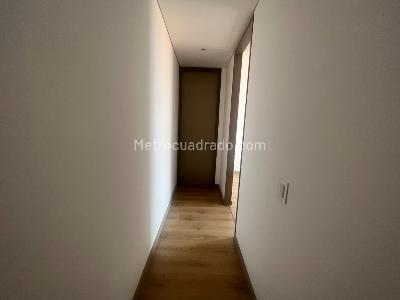 Apartamento de 2 alcobas en venta en Santa Bárbara Occidental, Bogotá, 90 m² · foto 7 de 13