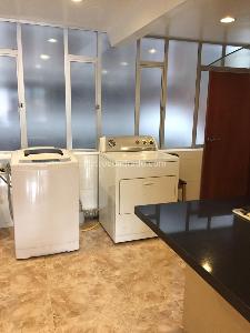 Apartamento de 3 alcobas en venta en Chico Los Rosales, Bogotá, 208 m² · foto 7 de 18