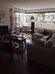 Apartamento de 3 alcobas en venta en Los Rosales, Bogotá, 281 m² · foto 4 de 20