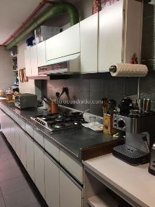 Apartamento de 3 alcobas en venta en Los Rosales, Bogotá, 281 m² · foto 7 de 20