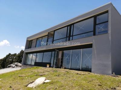 Casa de 3 alcobas en venta en La Calera, La Calera, 280 m² · foto 3 de 7