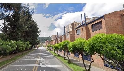 Casa de 5 alcobas en venta en Cedro Golf Lfc, Bogotá, 120 m² · foto 2 de 5
