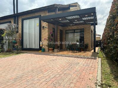 Casa de 3 alcobas en venta en Cajica Bejucal, Bogotá, 145 m² · foto 2 de 17
