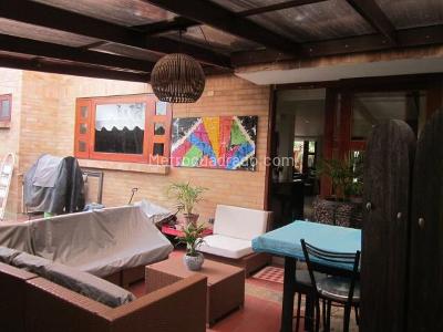 Casa de 4 alcobas en venta en Chía, Chía, 280 m² · foto 2 de 5