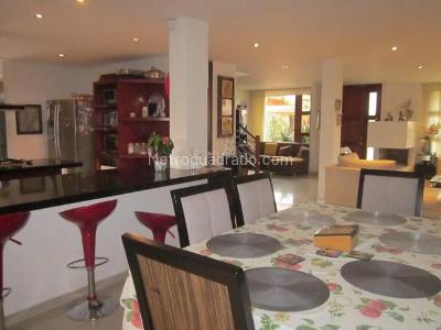Casa de 4 alcobas en venta en Chía, Chía, 280 m² · foto 4 de 5