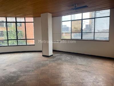 Apartamento de 3 alcobas en venta en Santa Fe, Bogotá, 88 m² · foto 2 de 13