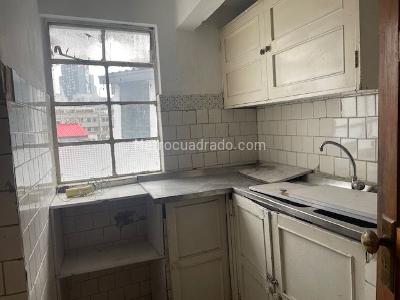 Apartamento de 2 alcobas en venta en Santa Fe Centro, Bogotá, 69 m² · foto 7 de 16