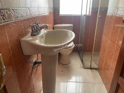 Apartamento de 2 alcobas en venta en Santa Fe Centro, Bogotá, 69 m² · foto 9 de 16