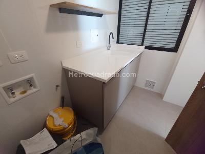 Apartamento de 3 alcobas en venta en El Refugio, Bogotá, 163 m² · foto 4 de 20