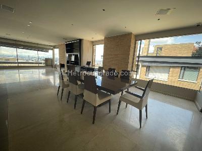 Apartamento de 2 alcobas en venta en Chapinero Alto, Bogotá, 310 m² · foto 2 de 18