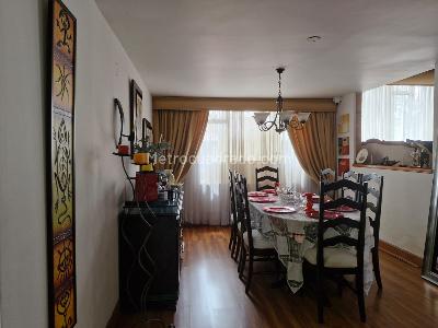 Casa de 3 alcobas en venta en Pontevedra, Bogotá, 300 m² · foto 3 de 15