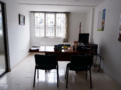 Casa de 5 alcobas en venta en Normandia Occidental, Bogotá, 242 m² · foto 19 de 20