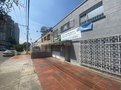 Casa de 5 alcobas en venta en Alcazares Norte, Bogotá, 207 m² · foto 2 de 18
