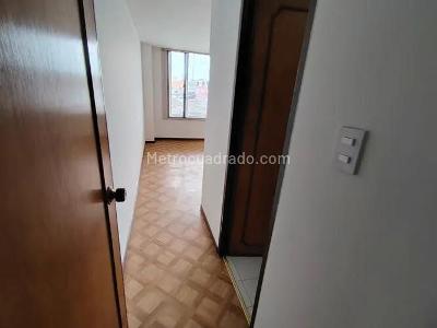 Apartamento en venta en Normandia, Bogotá · foto 3 de 13