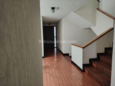 Apartamento en venta en Normandia, Bogotá · foto 2 de 13