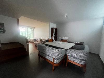 Casa de 4 alcobas en venta en Calleja Baja, Bogotá, 218 m² · foto 2 de 20