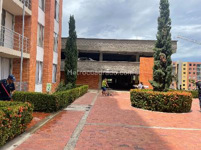 Apartamento de 3 alcobas en venta en Br Altos Del Peñon, Girardot, 64 m² · foto 19 de 20