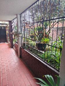Casa de 5 alcobas en venta en La Esmeralda, Bogotá, 175 m² · foto 2 de 20